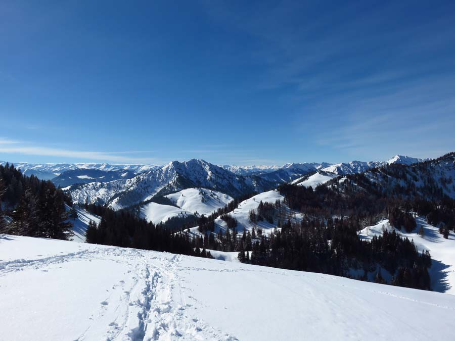 IMG_0478-Zillertaler-Alpen-Rofangebirge-bruennsteinschanze-skitour