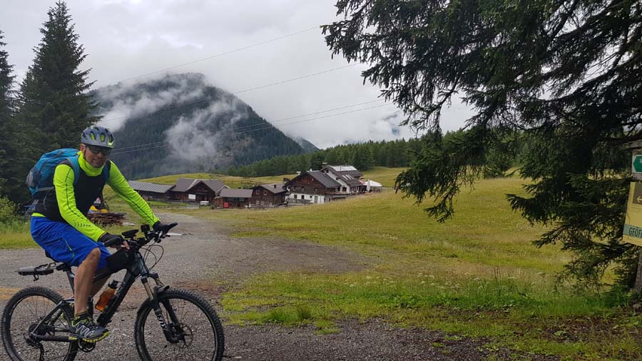 muenchen-riva-gardasee-transalp-mtb-tag-04-sattelbergalm-bichl-innerratschings